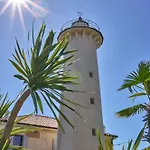 Cozy Flat With Shared Pool-beahost * Μπιμπιόνε