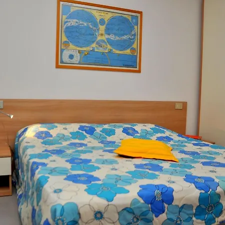 아파트 Cozy Flat With Shared Pool-beahost